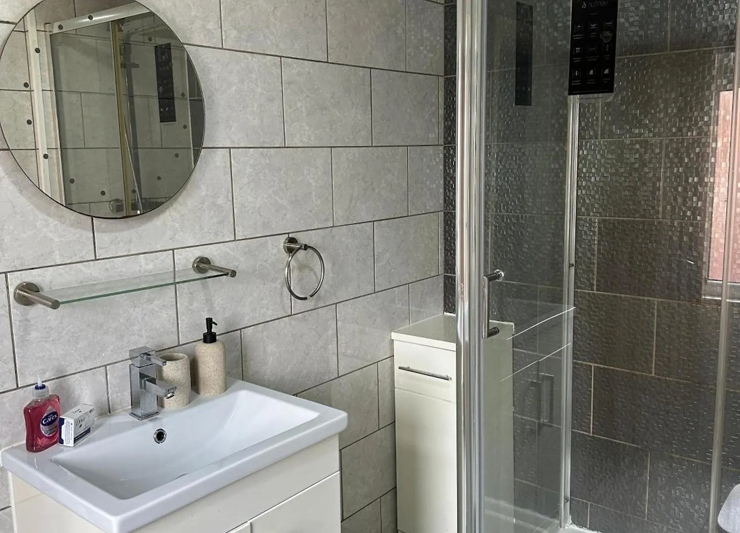 Budget Room With Private Bathroom Manchester Kwatera prywatna